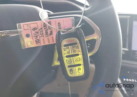 2023 Chrysler Pacifica Hybrid Touring L z USA, uszkodzony, nr VIN 2C4RC1L77PR584250